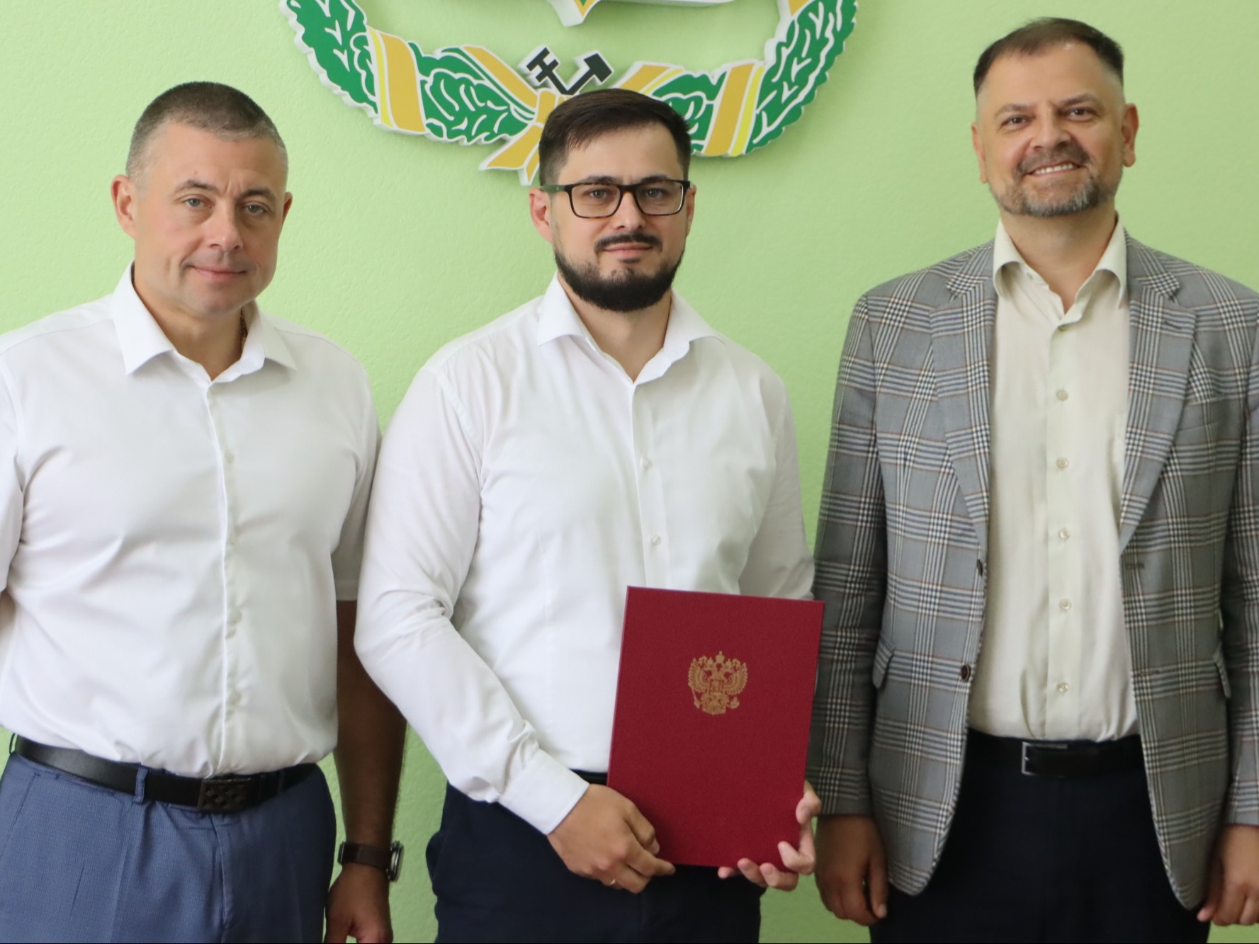 Глава наукограда наградил представителей строительной сферы.