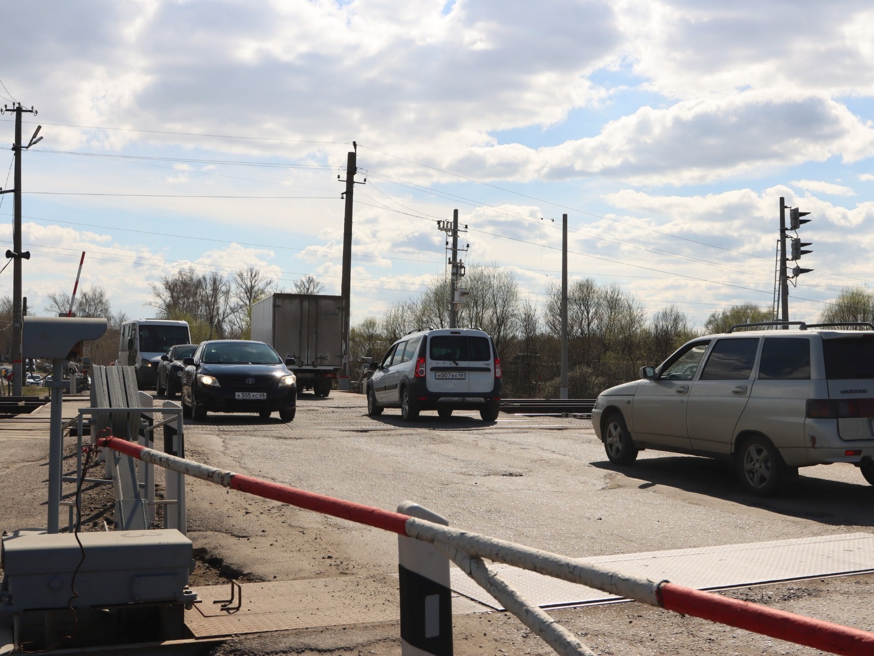 В Мичуринске продолжается возведение путепровода между городом и Кочетовкой.